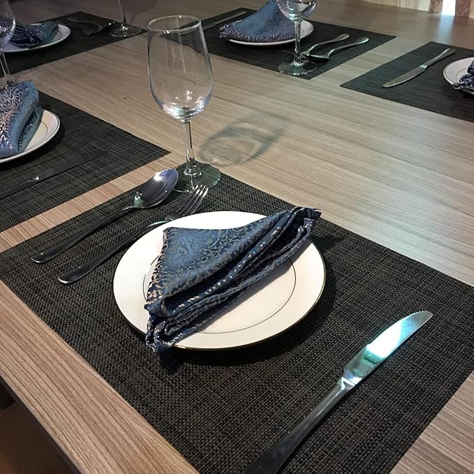 WAZAIGUR Placemats,Easy to Clean Crisscross Woven Vinyl Place Mats Durable Non-Slip Heat Resistant Table Mats,Placemats for Kitchen Table Set of 6,Grey