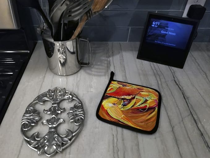 Caroline's Treasures JMK1250PTHD Crab Spice Pair of Pot Holders Kitchen Heat Resistant Pot Holders Sets Oven Hot Pads for Cooking Baking BBQ, 7 1/2 x 7 1/2