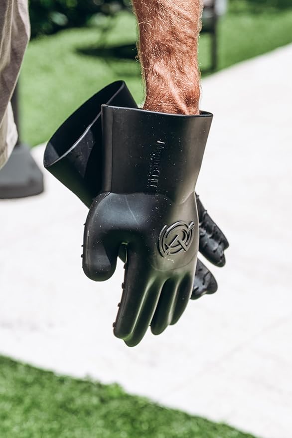 MagneCHEF Freedom Series Magnetic Quick-Release BBQ Gloves – Get Out Fast, 500°F Heat Resistant Silicone, 3mm Thick, Non-Slip Grip, Waterproof & Easy Clean