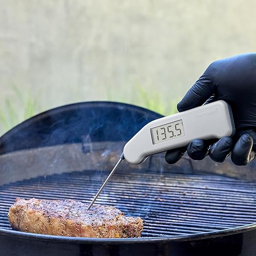 ThermoWorks Classic Thermapen, Highly-Rated Instant-Read Thermometer - Cayenne Pepper Red