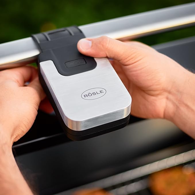 Rösle Universal BBQ Handle LED-Light, Motion Sensor, 4 Hours of Light