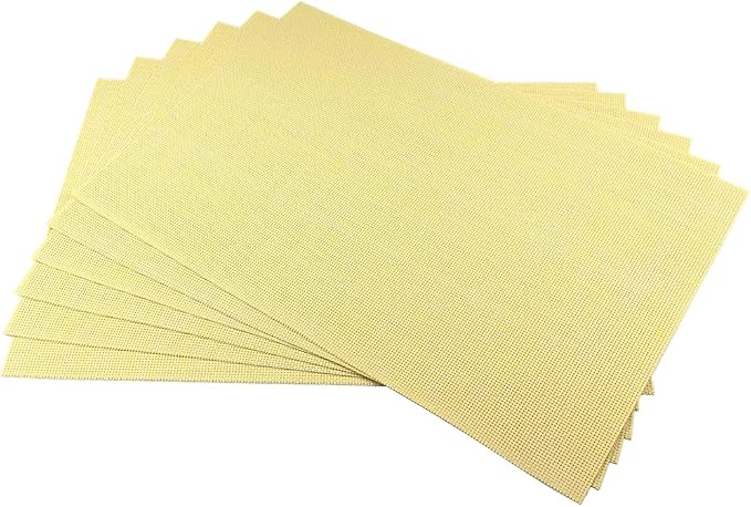 WAZAIGUR Placemats,Easy to Clean Crisscross Woven Vinyl Place Mats Durable Non-Slip Heat Resistant Table Mats,Placemats for Kitchen Table Set of 6,Yellow