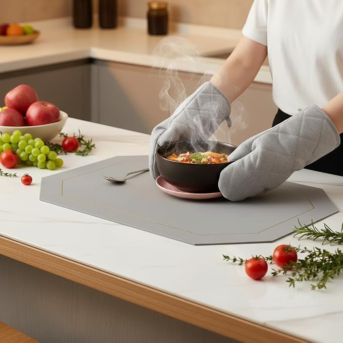 Wipeable Faux Leather Dual Sided Placemats Set of 4,Oil-Proof Table Protective Mats,Heat-Resistant Dining for Kitchen, Indoor Outdoor Use,Grey