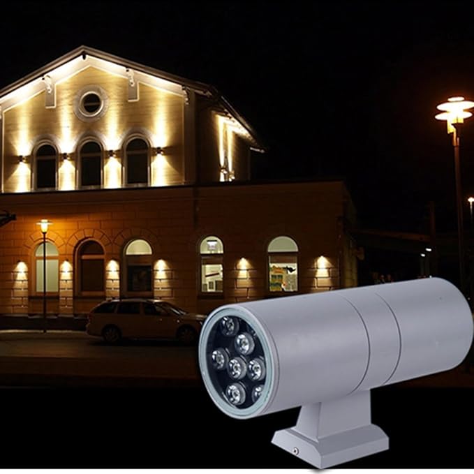 3W Outdoor Waterproof IP65 Spotlight - 100M Long Range Beam Light for Garden and Security Lighting (Red)