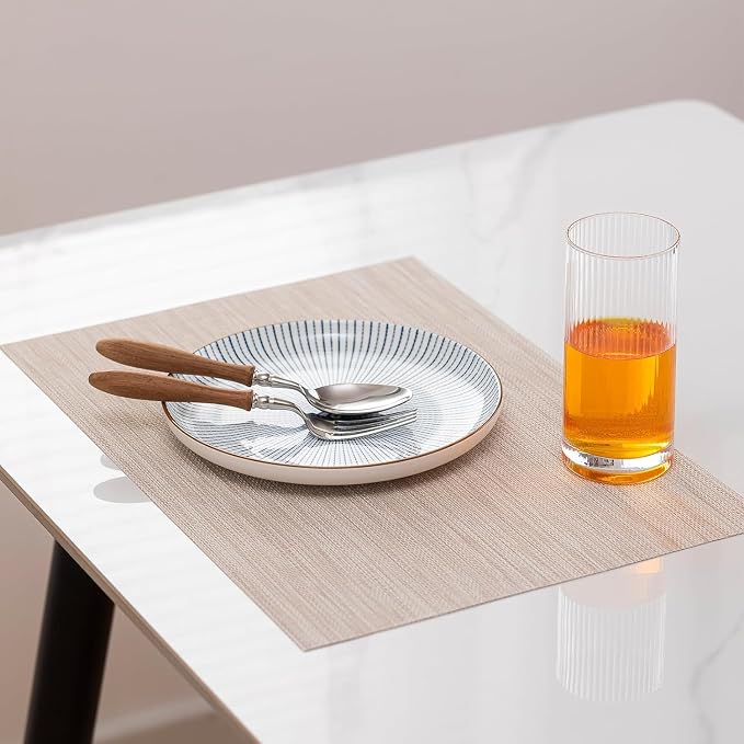 LEXMORE Placemats Set of 8 Vinyl/Plastic Woven Place Mats for Kitchen Table Indoor/Outdoor Washable Placemat Wipeable Dining Table Mats(Beige White)