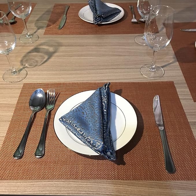 WAZAIGUR Placemats,Easy to Clean Crisscross Woven Vinyl Place Mats Durable Non-Slip Heat Resistant Table Mats,Placemats for Kitchen Table Set of 4,Rust Red
