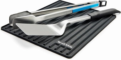 Broil King 60007 Silicone Side Shelf Mat, Magnetic Design Regal Pellet, Black