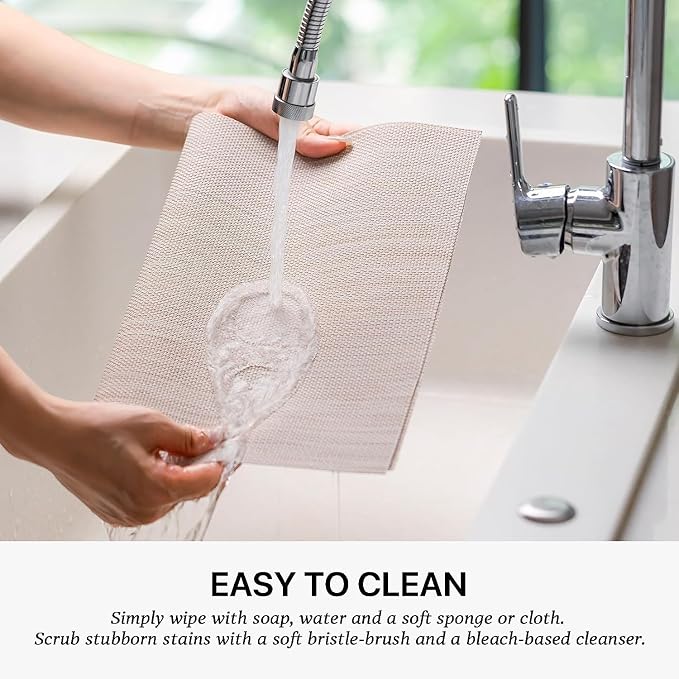 LEXMORE Placemats Set of 8 Vinyl/Plastic Woven Place Mats for Kitchen Table Indoor/Outdoor Washable Placemat Wipeable Dining Table Mats(Beige White)