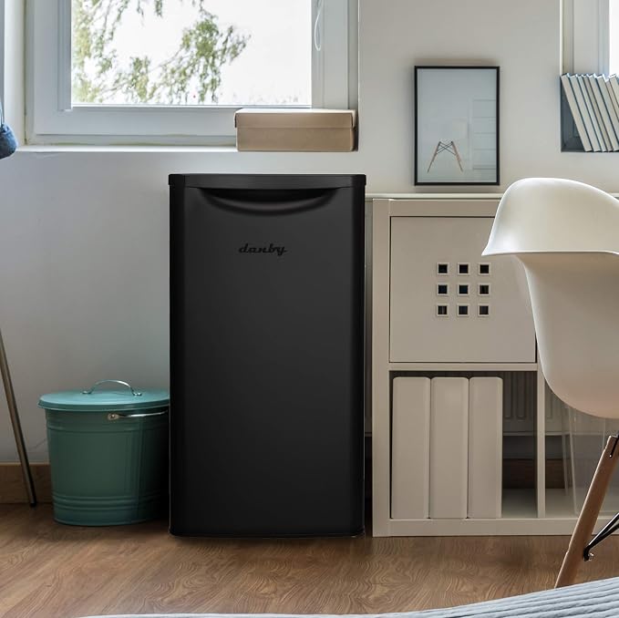 Danby 3.3 cu. ft. Compact Fridge in Black DAR033A6BDB