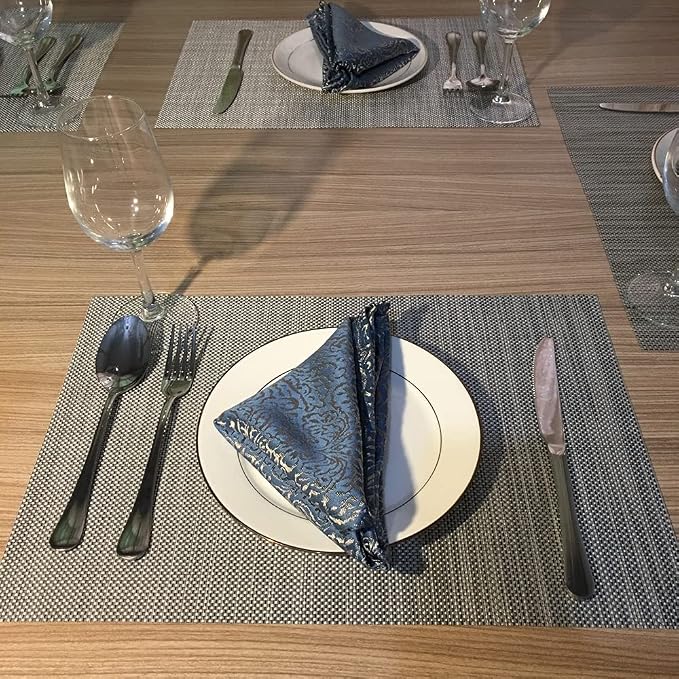 WAZAIGUR Placemats,Easy to Clean Crisscross Woven Vinyl Place Mats Durable Non-Slip Heat Resistant Table Mats,Placemats for Kitchen Table Set of 4,Silver and Black