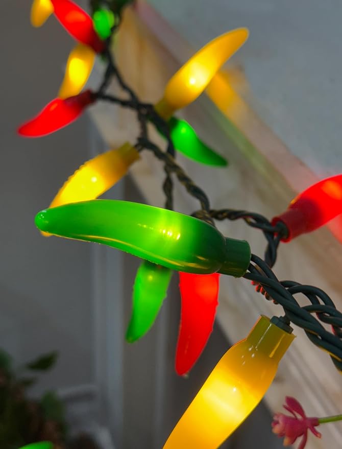 13.6Ft Multicolor Chili Pepper String Lights, 35 LED Red Green Yellow Jalapeno Lights, Plug-in Decorative Lights, Waterproof for Cinco de Mayo, Mexican Fiesta, Home Patio Party Christmas Tree Decor