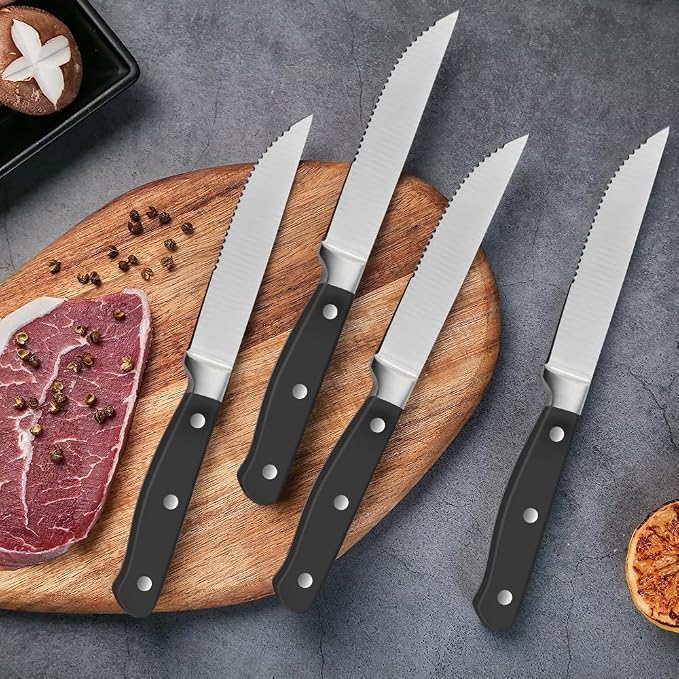Amazon Basics 8-Piece Full Tang Stainless Steel Serrated Steak Knife Set, 4.5", Black