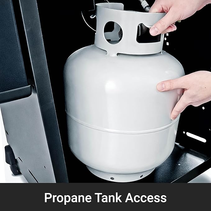 Broil King 864054 Crown 310, Liquid Propane (LP), Black