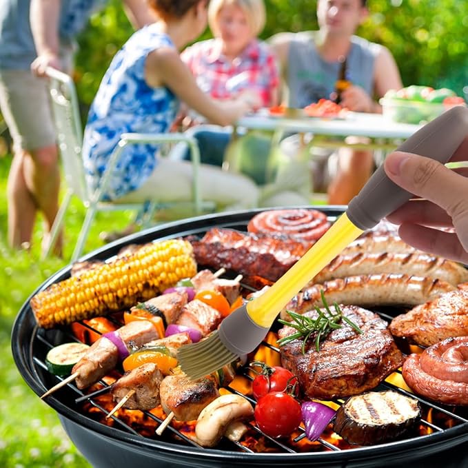 4 PCS Basting Brush For Outdoor Barbecue, Silicone Brushes Cooking with 1 PCS Straw Brush, Basting Brushes for Cooking Perfect for Grilling Baking Salad Making or Grilling Steaks.