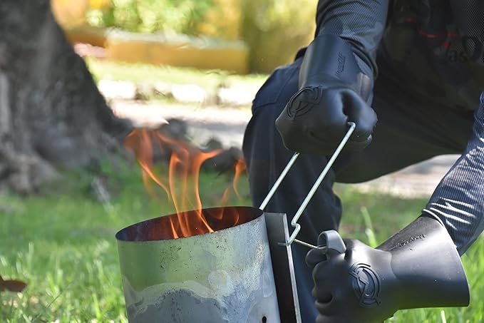 MagneCHEF Freedom Series Magnetic Quick-Release BBQ Gloves – Get Out Fast, 500°F Heat Resistant Silicone, 3mm Thick, Non-Slip Grip, Waterproof & Easy Clean