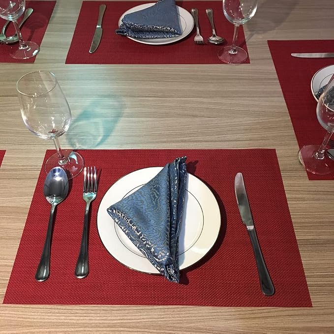 WAZAIGUR Placemats Easy to Clean Crisscross Woven Vinyl Place Mats Durable Non-Slip Heat Resistant Table Mats Placemats for Kitchen Table Set of 4,Red