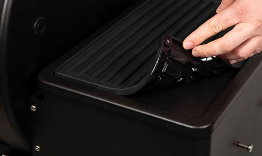 Broil King 60008 Silicone Side Shelf Mat, Magnetic Design Crown Pellet, Black