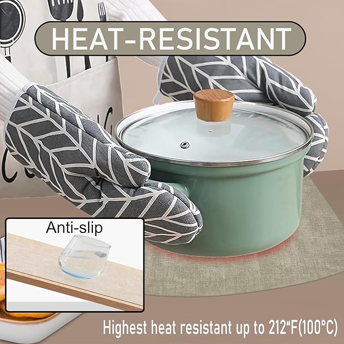 Round Table Placemats Set of 4, Faux Leather Wedge Shape Place Mats Heat Resistant Wipeable Washable Table Mats, Heavy Duty Kitchen Dining Mats(Light green)