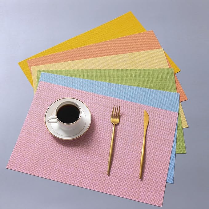 Zupro Placemats Set of 4 Washable Heat-Resistant Non Slip Braided Table Mats Woven PVC Vinyl Kitchen Dining Patio Table Place Mats for Dinner Parties BBQs Indoor and Ourdoor Use.18"x12"(Grass Green)