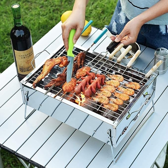 Portable Charcoal Grill Small Size Folding Barbecue Grill, Used for Outdoor Picnic Barbecue for 2-4 People