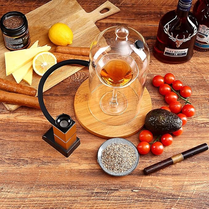 Whiskey Smoking Kit, Portable Cocktail Smoking Kit. Smoke Infuser with 4 Flavors Wood Chips & Cleaning Brush Suitable for Meat, Fish, Bar, Parties BBQ，Smoker Gold