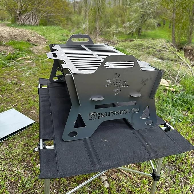 Foldable Charcoal Grill with 20x12 in (50x30 cm) Cooking Surface