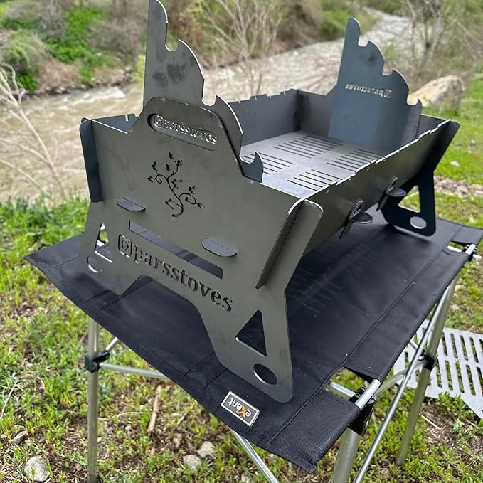 Foldable Charcoal Grill with 20x12 in (50x30 cm) Cooking Surface