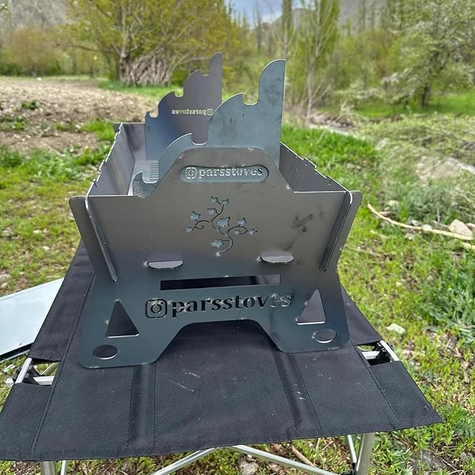 Foldable Charcoal Grill with 20x12 in (50x30 cm) Cooking Surface