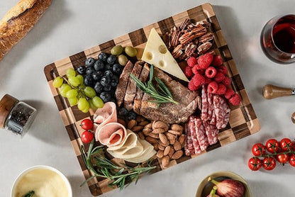 Cutting Boards for Kitchen, Checkered Wooden Cutting Board | 14"x11" Walnut End Grain Chopping Board with Juice Groove & Handle, Serving Tray for Prep Meat, Bread & Fruit