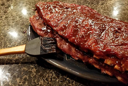 Meat Smoking Made Easy — Beginner’s Quick Reference Guide with Waterproof Magnet — Time, Temp & Wood Pairings for Perfect BBQ Every Time