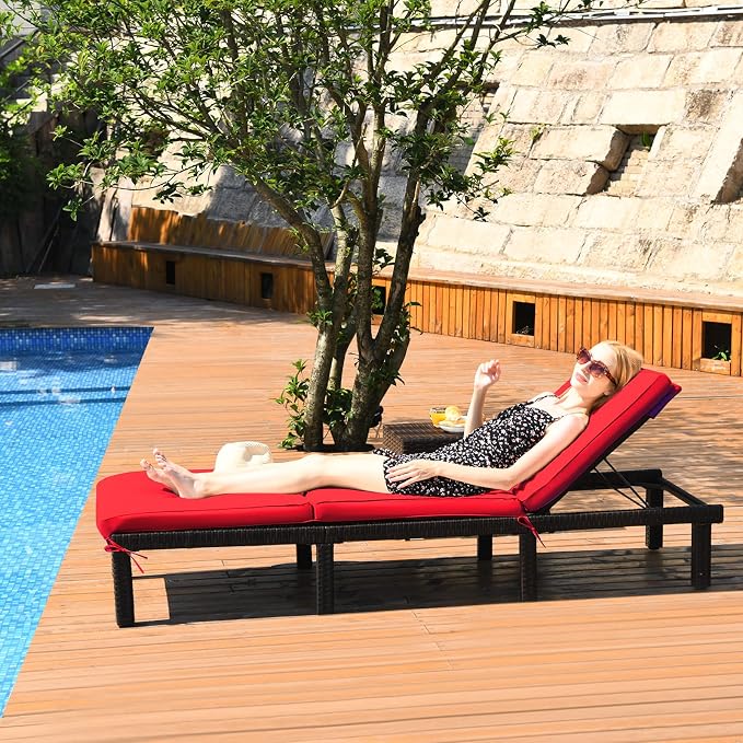 Tangkula Rattan Wicker Chaise Lounge Chair, Outdoor Patio Lounger Recliner Chair w/Adjustable Backrest, Heavy-Duty Reclining Chair Sunbed with Thick Zippered Cushion for Garden Yard Patio (1, Red)