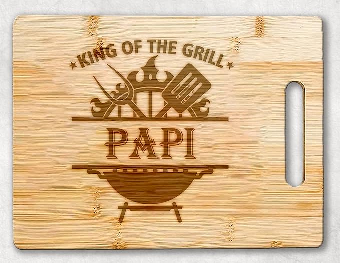 King Of The Grill Cutting Board For Papi Griller - Grandpa Gift - Papi's Bbq - Grilling Gift For Men - Fathers Day Cutting Board - Grill Master - Best Papi Cutting Board, 11.4”x8.6”