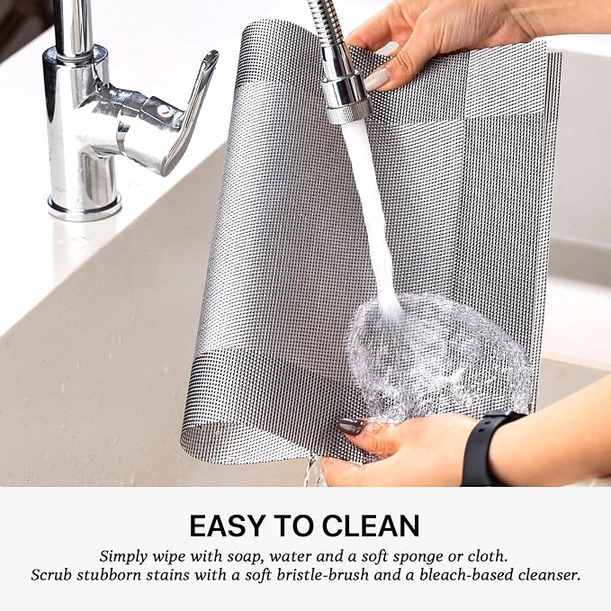 LEXMORE Placemats Set of 4 Vinyl/Plastic Woven Place Mats for Kitchen Table Indoor/Outdoor Washable Placemat Wipeable Dining Table Mats(Silver Cube)