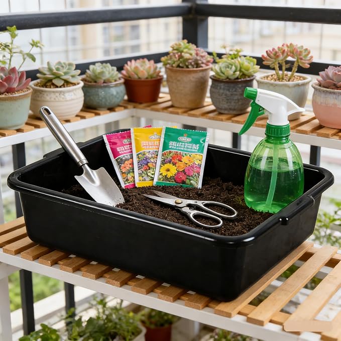 Pack of 3 Food Service Bus/Utility Tote Box with Lid, 13 L | Plastic Restaurant Dish Tub, Black Stackable Storage Bins for Restaurant Kitchen, Catering, and Cleaning Supplies