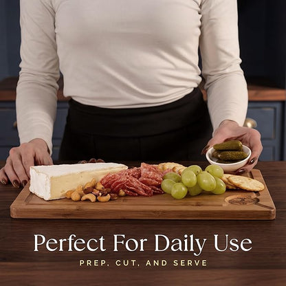 Deer & Oak Large Carbonized Cutting Board 15" x 9.8" x 0.8", Pre-Oiled Bamboo Wooden Cutting Board for Carving Meat, Fish, Vegetables, Fruits, Cheese, and Bread