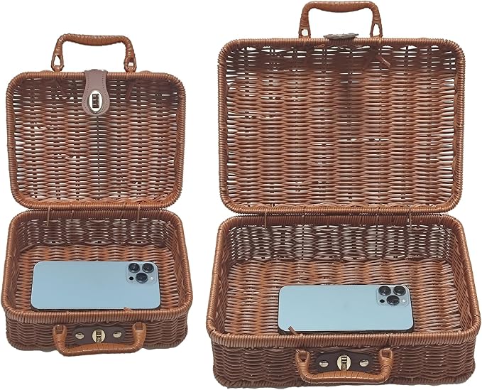 2pcs Mini Wicker Picnic Basket, Decorative Prop Suitcase Vintage Storage Hamper Makeup Organizer, Metal Lock Rattan Storage Box with Handles for Sundries Travel Camping and Outdoor Party (Brown, L+S)