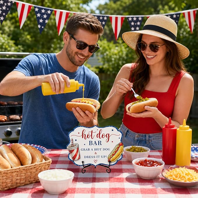 Patriotic Wooden Hot Dog Sign with Metal Stand, 5 x 7 Inch Independence Day Tabletop Food Display for BBQ Party, Buffet Table, Food Truck, Hot Dog Shop, Celebration Decor - A02