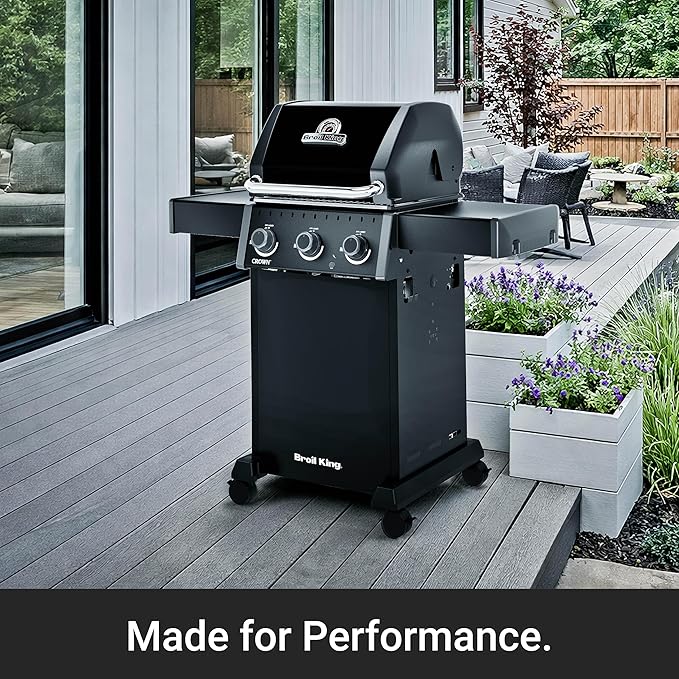 Broil King 864054 Crown 310, Liquid Propane (LP), Black