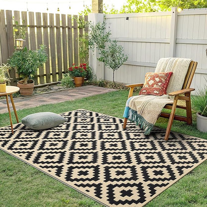 Smiry Outdoor Rug 4x6 ft Waterproof Reversible Boho Mat, Black & White | Polypropylene Plastic Straw, Quick Drying, Lightweight Foldable, for Patio, Deck, RV Camping, Backyard and Indoor Outdoor Use