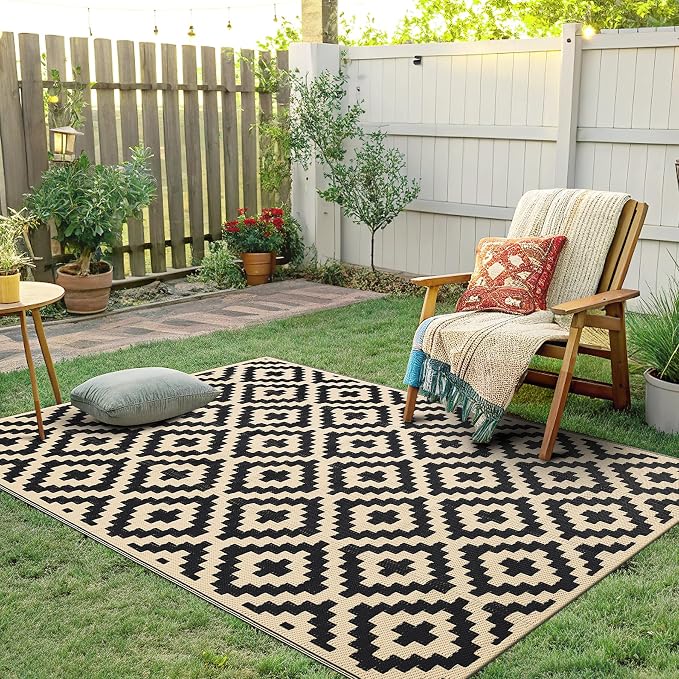 Smiry Outdoor Rug 4x6 ft Waterproof Reversible Boho Mat, Black & Beige | Polypropylene Plastic Straw, Quick Drying, Lightweight Foldable, for Patio, Deck, RV Camping, Backyard and Indoor Outdoor Use