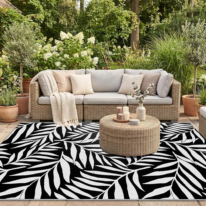 Smiry Outdoor Rug 5x8 ft Waterproof Reversible Leaf Mat, Black & White | Polypropylene Plastic Straw, Quick Drying, Lightweight Foldable, for Patio, Deck, RV Camping, Backyard and Indoor Outdoor Use