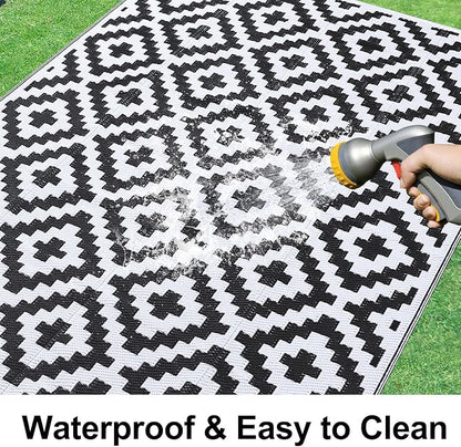 Smiry Outdoor Rug 4x6 ft Waterproof Reversible Boho Mat, Black & White | Polypropylene Plastic Straw, Quick Drying, Lightweight Foldable, for Patio, Deck, RV Camping, Backyard and Indoor Outdoor Use