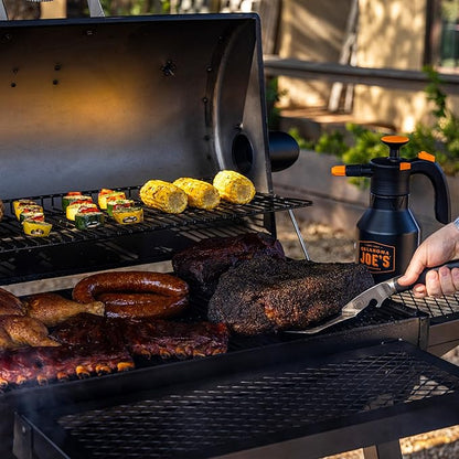 Oklahoma Joe’s Laredo Series 1100 Charcoal Grill & Smoker