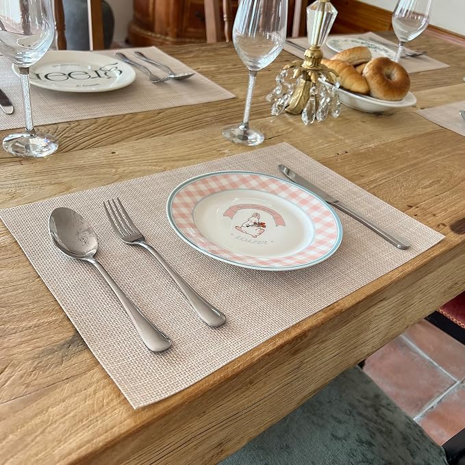 WAZAIGUR Placemats,Easy to Clean Crisscross Woven Vinyl Place Mats Durable Non-Slip Heat Resistant Table Mats,Placemats for Kitchen Table (Beige, 6)