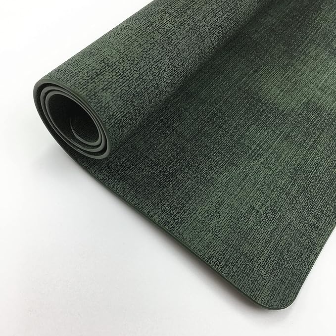 WAZAIGUR Waterproof Easy to Clean Heat Resistant Thick Faux Leather Washable Placemats Set of 6 Dark Green