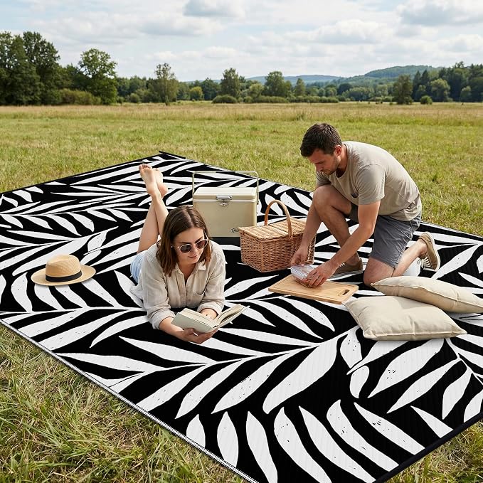 Smiry Outdoor Rug 8x10 ft Waterproof Reversible Leaf Mat, Black & White | Polypropylene Plastic Straw, Quick Drying, Lightweight Foldable, for Patio, Deck, RV Camping, Backyard and Indoor Outdoor Use