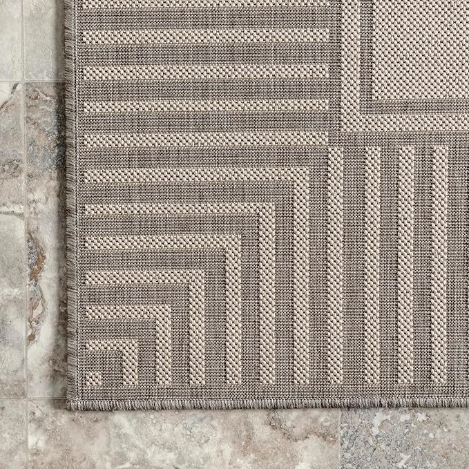 nuLOOM Asha Light Grey Bordered Indoor/Outdoor Area Rug, 4' x 6'