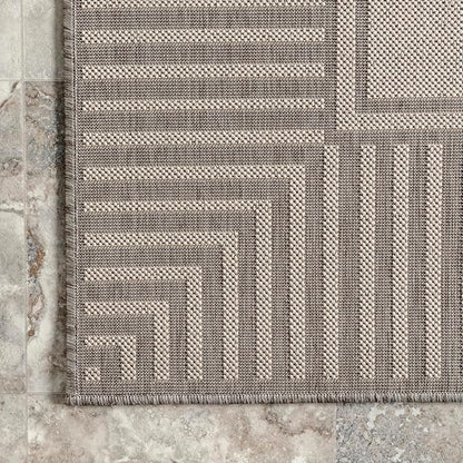 nuLOOM Asha Light Grey Bordered Indoor/Outdoor Area Rug, 4' x 6'